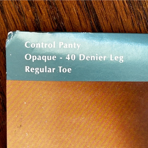 Three pairs Nordstrom Opaque Pantyhose Colour Cayenne Size E - Picture 5 of 6